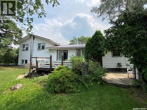 620 4Th Street, Eston, SK - Outdoor