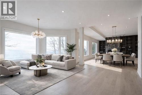 100 Appleby Place, Burlington, ON - Indoor Photo Showing Living Room