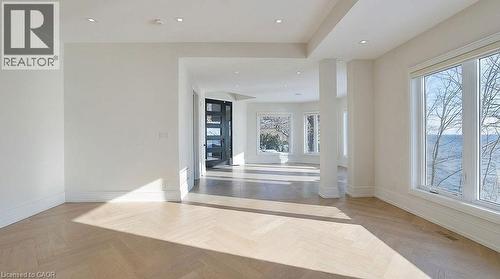 100 Appleby Place, Burlington, ON - Indoor Photo Showing Other Room