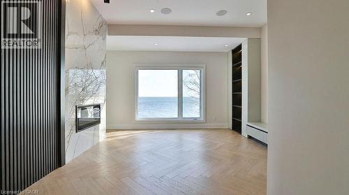 100 Appleby Place, Burlington, ON - Indoor Photo Showing Other Room