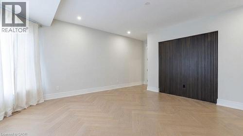 100 Appleby Place, Burlington, ON - Indoor Photo Showing Other Room