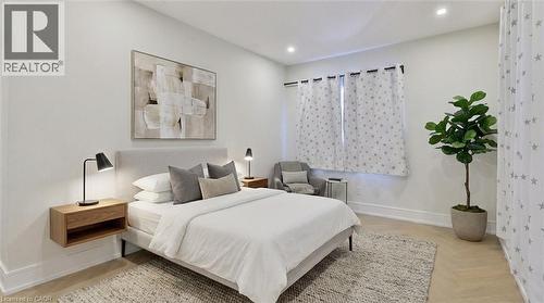 100 Appleby Place, Burlington, ON - Indoor Photo Showing Bedroom
