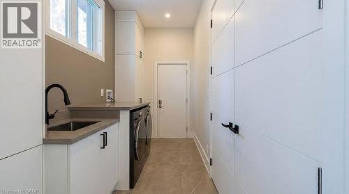 100 Appleby Place, Burlington, ON - Indoor Photo Showing Kitchen