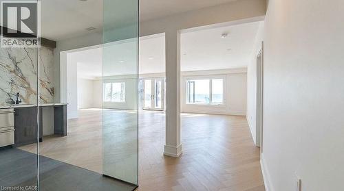 100 Appleby Place, Burlington, ON - Indoor Photo Showing Other Room