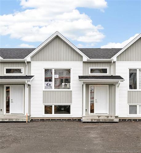 252 Des Eleves St, Dieppe, NB 