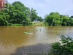 Direct access to kayak and canoe - 