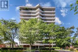 1005 - 190 ST GEORGE STREET  Toronto, ON M5R 2N4