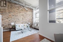 201 - 1852 QUEEN STREET E  Toronto, ON M4L 1H1