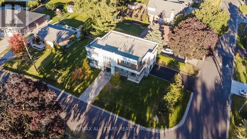 26 LANCER DRIVE  Vaughan, ON L6A 1E1