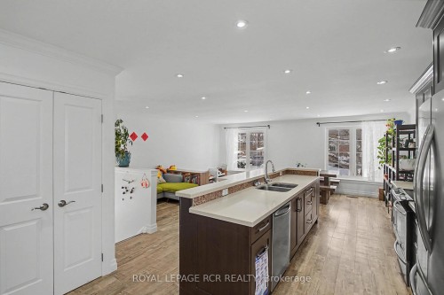 248 Talbot Crescent, Newmarket, ON - Indoor Photo Showing Kitchen With Double Sink
