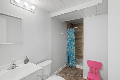 248 Talbot Crescent, Newmarket, ON - Indoor Photo Showing Bathroom