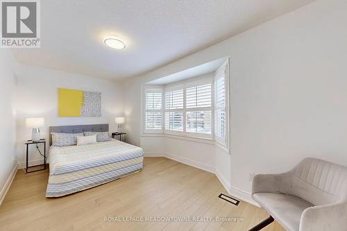 7293 Rosehurst Drive, Mississauga, ON - Indoor Photo Showing Bedroom