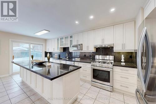 7293 Rosehurst Drive, Mississauga, ON - Indoor Photo Showing Kitchen