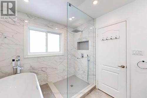 7293 Rosehurst Drive, Mississauga, ON - Indoor Photo Showing Bathroom
