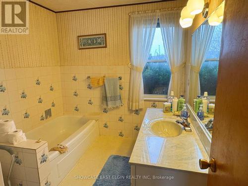 9106 Powers Road, Central Elgin, ON - Indoor Photo Showing Bathroom