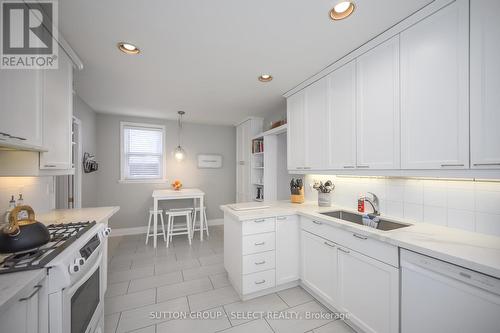 908 Maitland Street, London East (East B), ON - Indoor Photo Showing Kitchen With Upgraded Kitchen