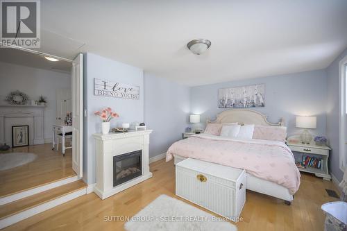908 Maitland Street, London East (East B), ON - Indoor Photo Showing Bedroom