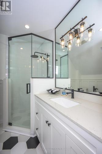 908 Maitland Street, London East (East B), ON - Indoor Photo Showing Bathroom