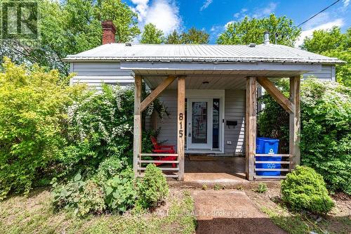 815 PEMBROKE STREET W  Pembroke, ON K8A 5P5