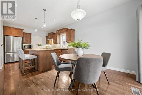60A Eastview Road, Guelph (Grange Road), ON - Indoor Photo Showing Dining Room