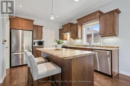 60A Eastview Road, Guelph (Grange Road), ON - Indoor Photo Showing Kitchen With Stainless Steel Kitchen