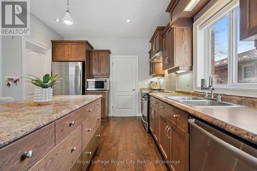60A Eastview Road, Guelph (Grange Road), ON - Indoor Photo Showing Kitchen With Double Sink