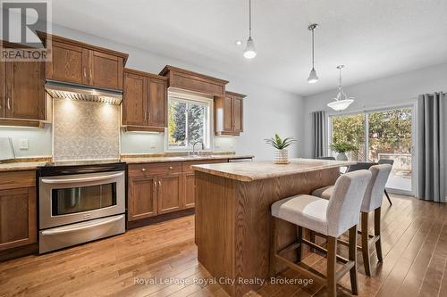 60A Eastview Road, Guelph (Grange Road), ON - Indoor Photo Showing Kitchen With Upgraded Kitchen