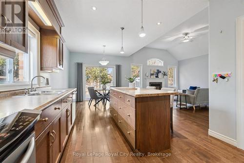 60A Eastview Road, Guelph (Grange Road), ON - Indoor Photo Showing Kitchen With Double Sink