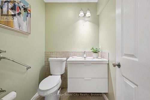 60A Eastview Road, Guelph (Grange Road), ON - Indoor Photo Showing Bathroom