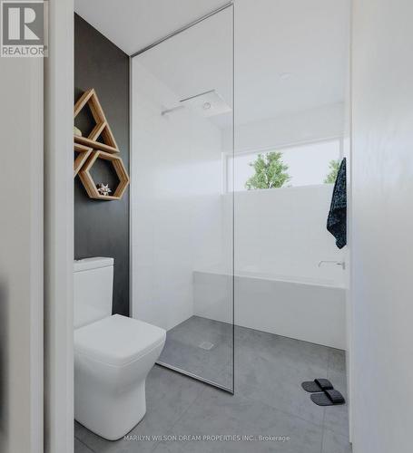 272 Currell Avenue, Ottawa, ON - Indoor Photo Showing Bathroom