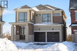 21 FIRE KING DRIVE  Whitby, ON L1P 0R4