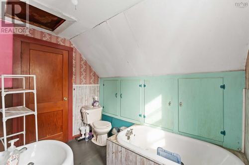 729 North Range Cross Road, North Range, NS - Indoor Photo Showing Bathroom
