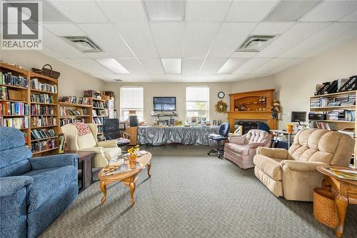 5700 Blackwell Sideroad Unit# 29, Sarnia, ON - Indoor Photo Showing Living Room