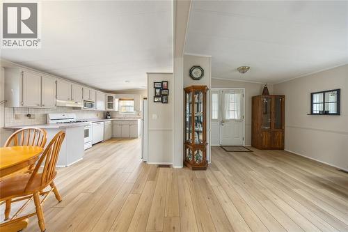 5700 Blackwell Sideroad Unit# 29, Sarnia, ON - Indoor