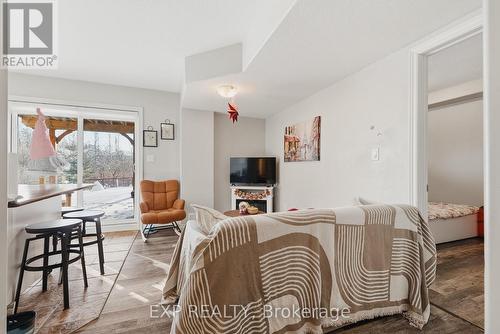 23 Doon Creek Street, Kitchener, ON - Indoor