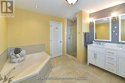 5Pc Ensuite W 2 Sinks, Glass Shower&Separate Tub - 