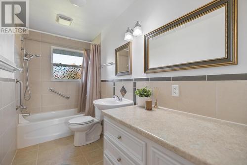 21 Westview Drive, Charlottetown, PE - Indoor Photo Showing Bathroom