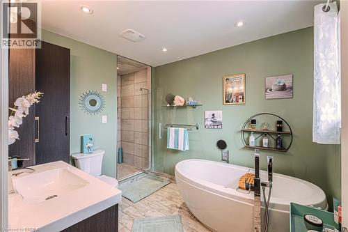 52 Amelia Street, Paris, ON - Indoor Photo Showing Bathroom