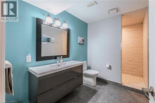 52 Amelia Street, Paris, ON - Indoor Photo Showing Bathroom