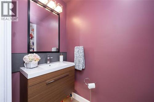123 Cassandra Boulevard, Sarnia, ON - Indoor Photo Showing Bathroom