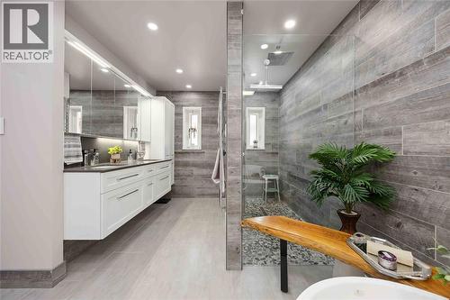 123 Cassandra Boulevard, Sarnia, ON - Indoor Photo Showing Bathroom