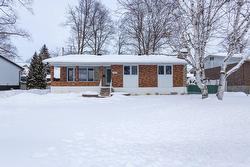 949 21e Avenue  Laval (Fabreville), QC H7R 4R3