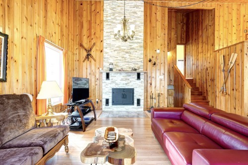 Salon - 18 Av. Coursol, Saint-Donat, QC - Indoor Photo Showing Living Room With Fireplace