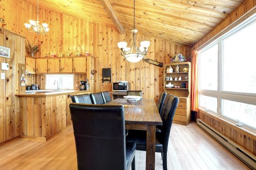 Salle à manger - 18 Av. Coursol, Saint-Donat, QC - Indoor Photo Showing Dining Room