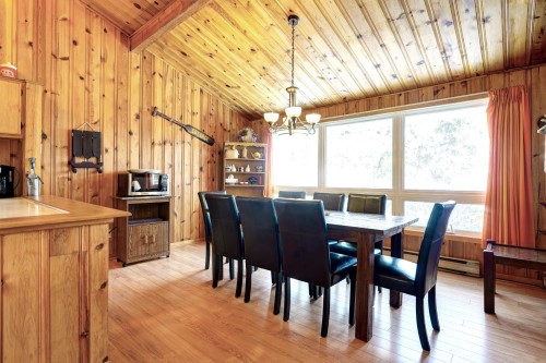 Salle à manger - 18 Av. Coursol, Saint-Donat, QC - Indoor Photo Showing Dining Room