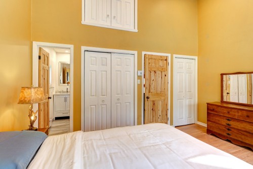 Chambre à coucher principale - 18 Av. Coursol, Saint-Donat, QC - Indoor Photo Showing Bedroom