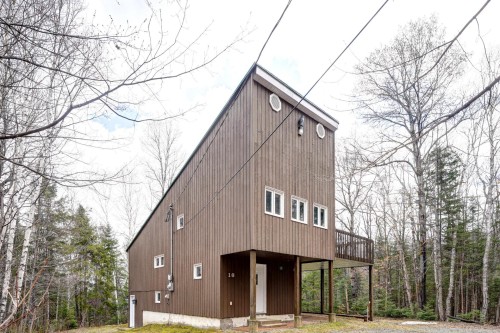 Façade - 18 Av. Coursol, Saint-Donat, QC - Outdoor