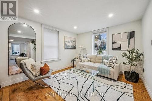 20 Bergey Street, Cambridge, ON - Indoor Photo Showing Living Room