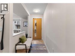 Main entrance with den-wall can be enclosed - 