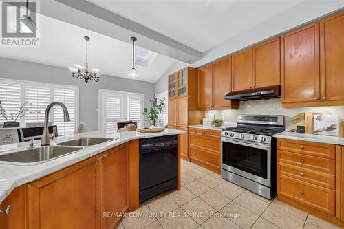 3367 Aquinas Avenue, Mississauga, ON - Indoor Photo Showing Kitchen With Double Sink